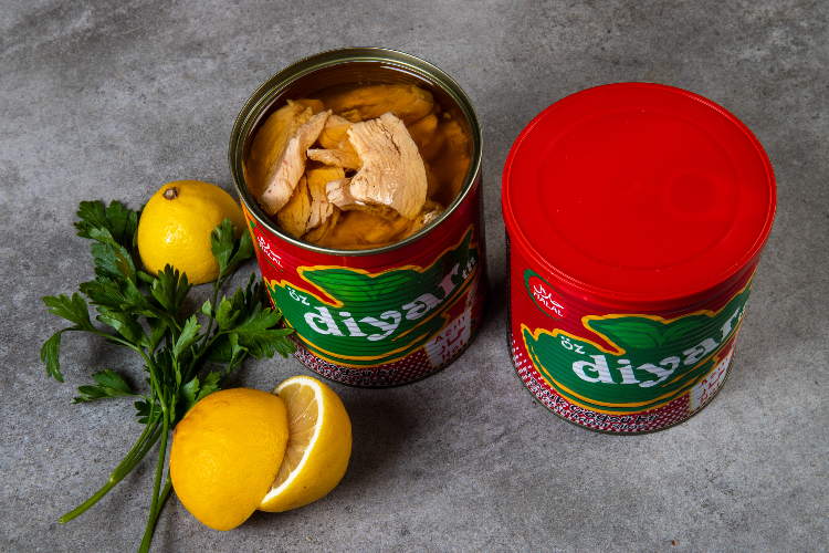 Canned Spicy Chicken Breast Fillet  800 Gr.-DİYARTK Gıda İthalat İhracat ve San. Tic. Lim. Şti.